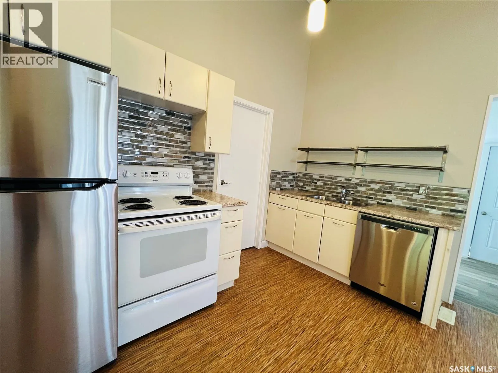 9 11th AVENUE SE