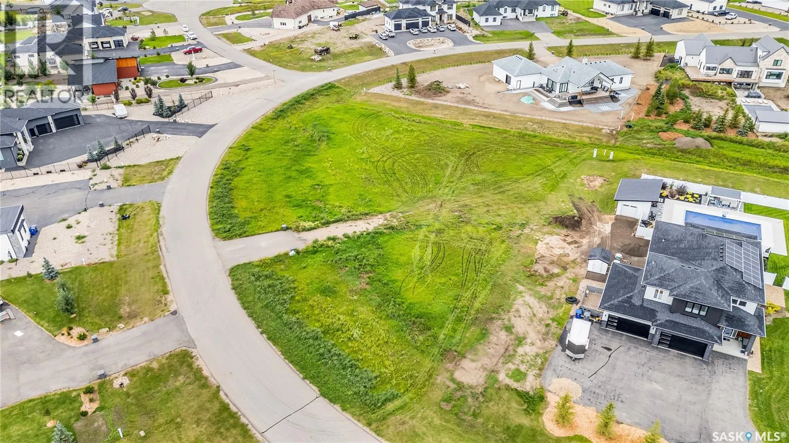 321 Edgemont CRESCENT