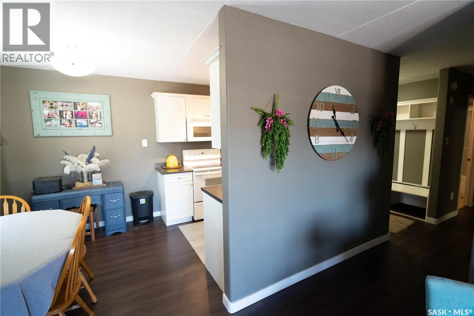 38 20 Assiniboine DRIVE