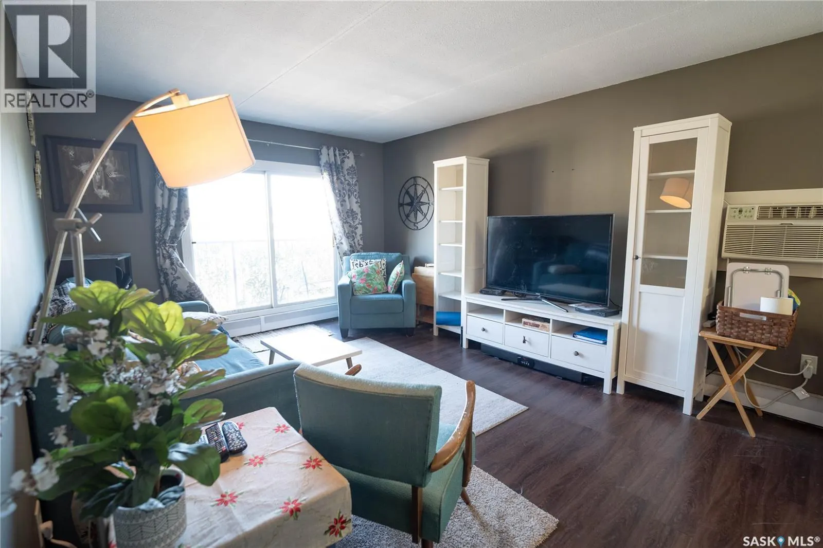 38 20 Assiniboine DRIVE