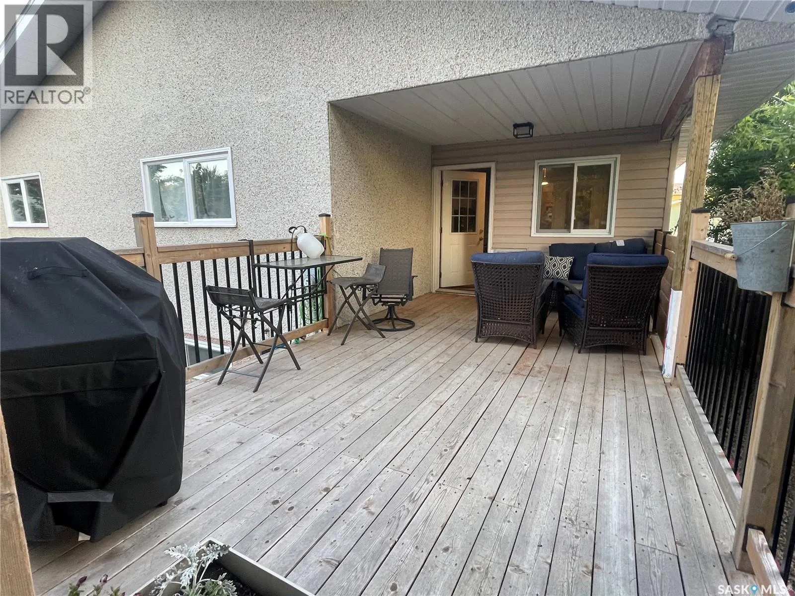 404 Parsons AVENUE