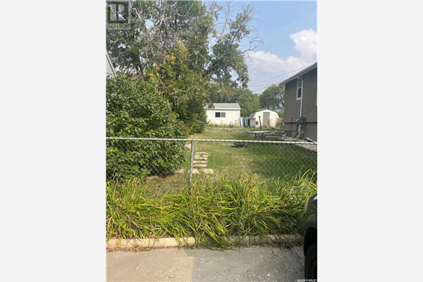 1447 McIntosh STREET, Regina