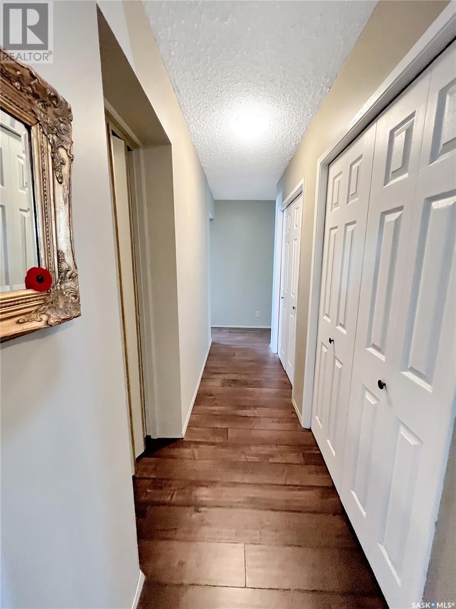 202 699 28th STREET W