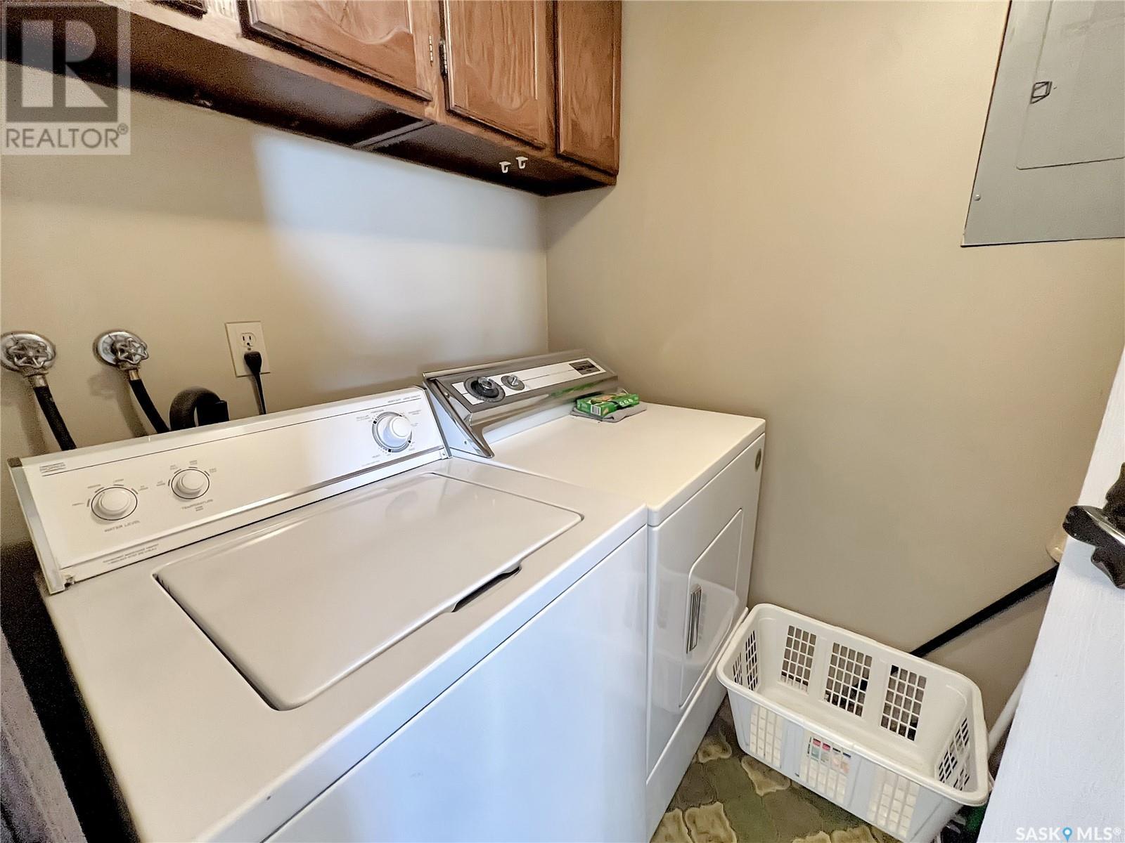 202 699 28th STREET W