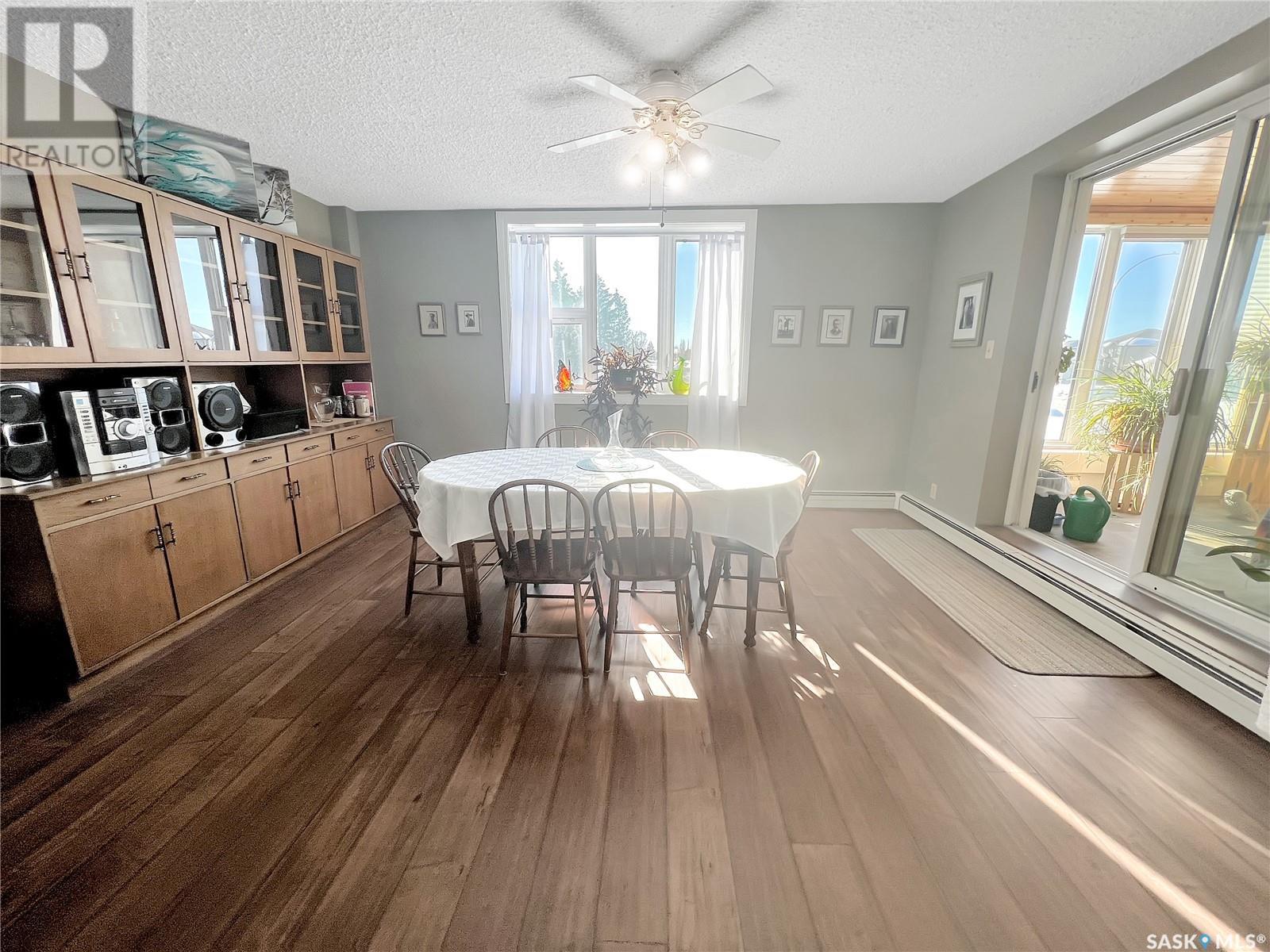 202 699 28th STREET W