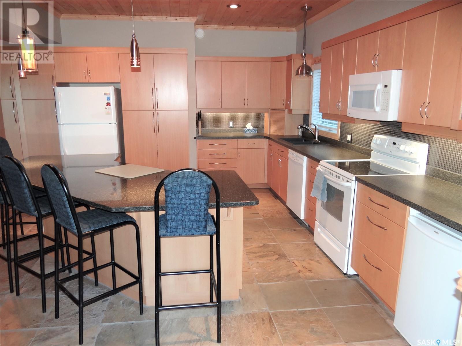 6 Joanette DRIVE