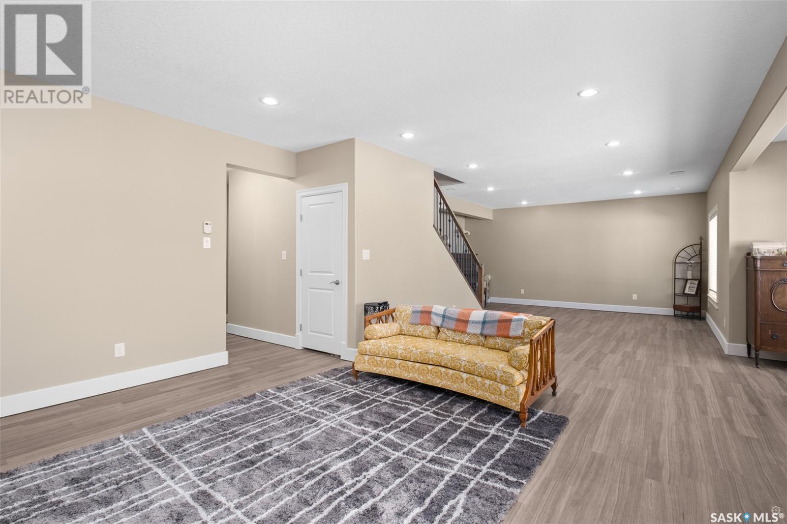 5 Gurney CRESCENT