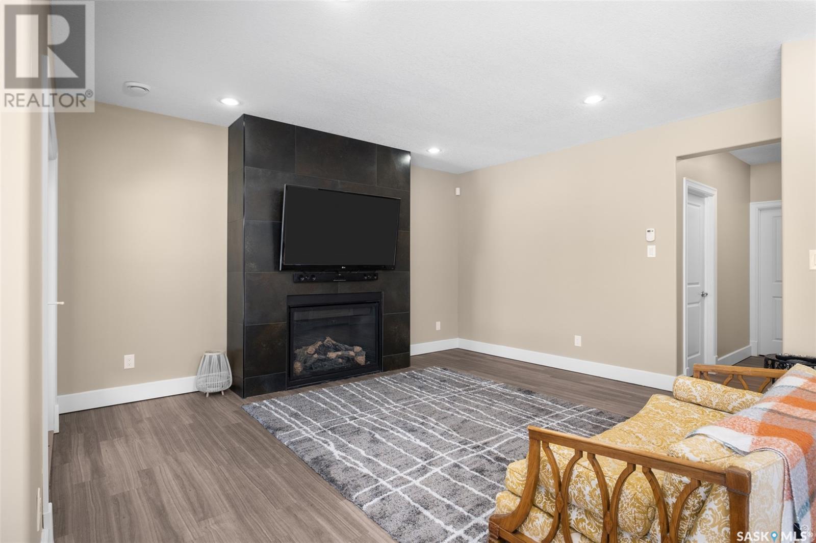 5 Gurney CRESCENT