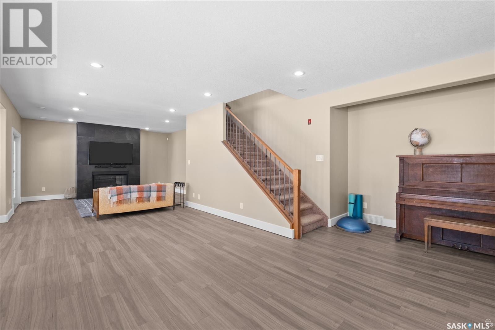 5 Gurney CRESCENT