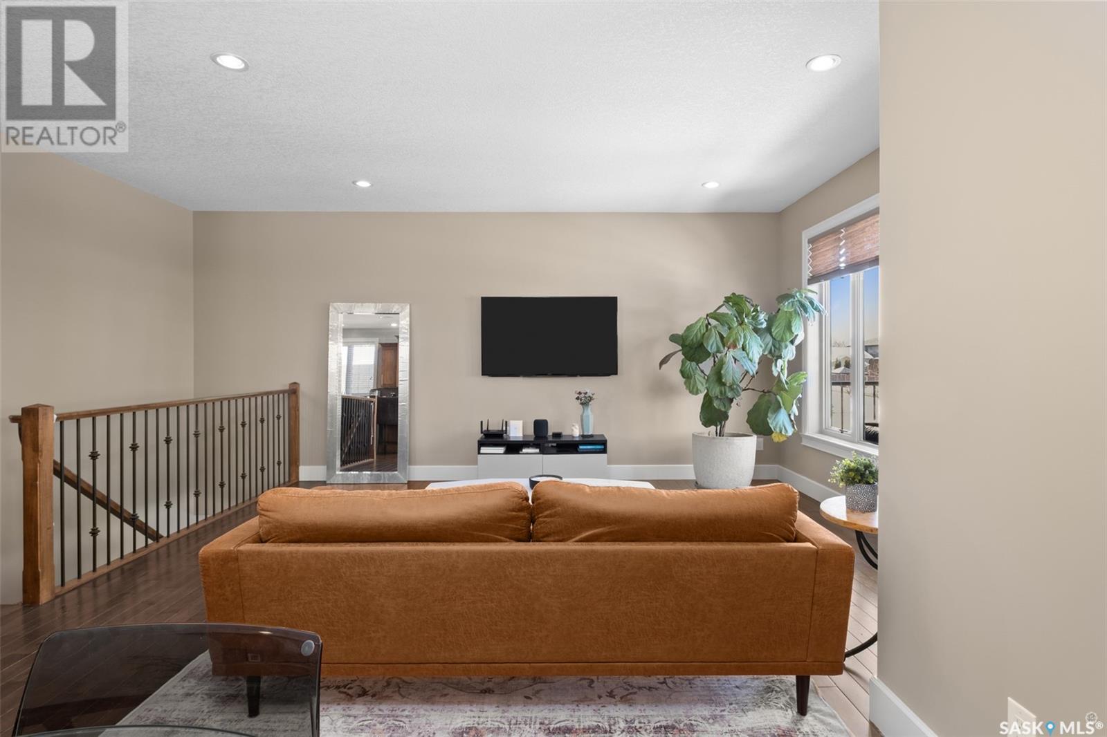 5 Gurney CRESCENT