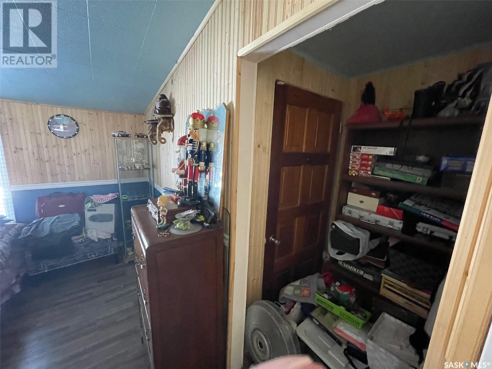 218 Kaldor AVENUE