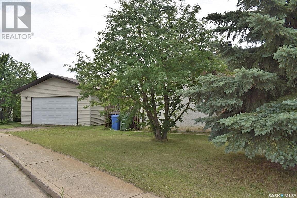 921 Sanderson CRESCENT