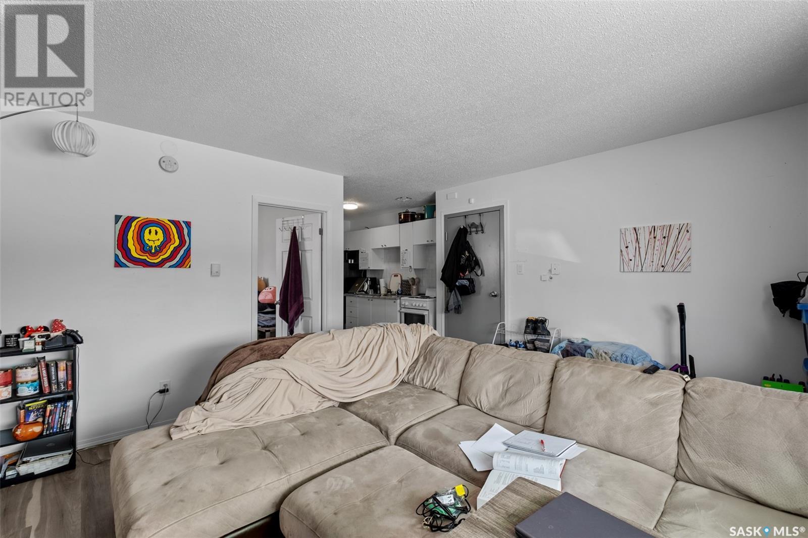 419 9th STREET E