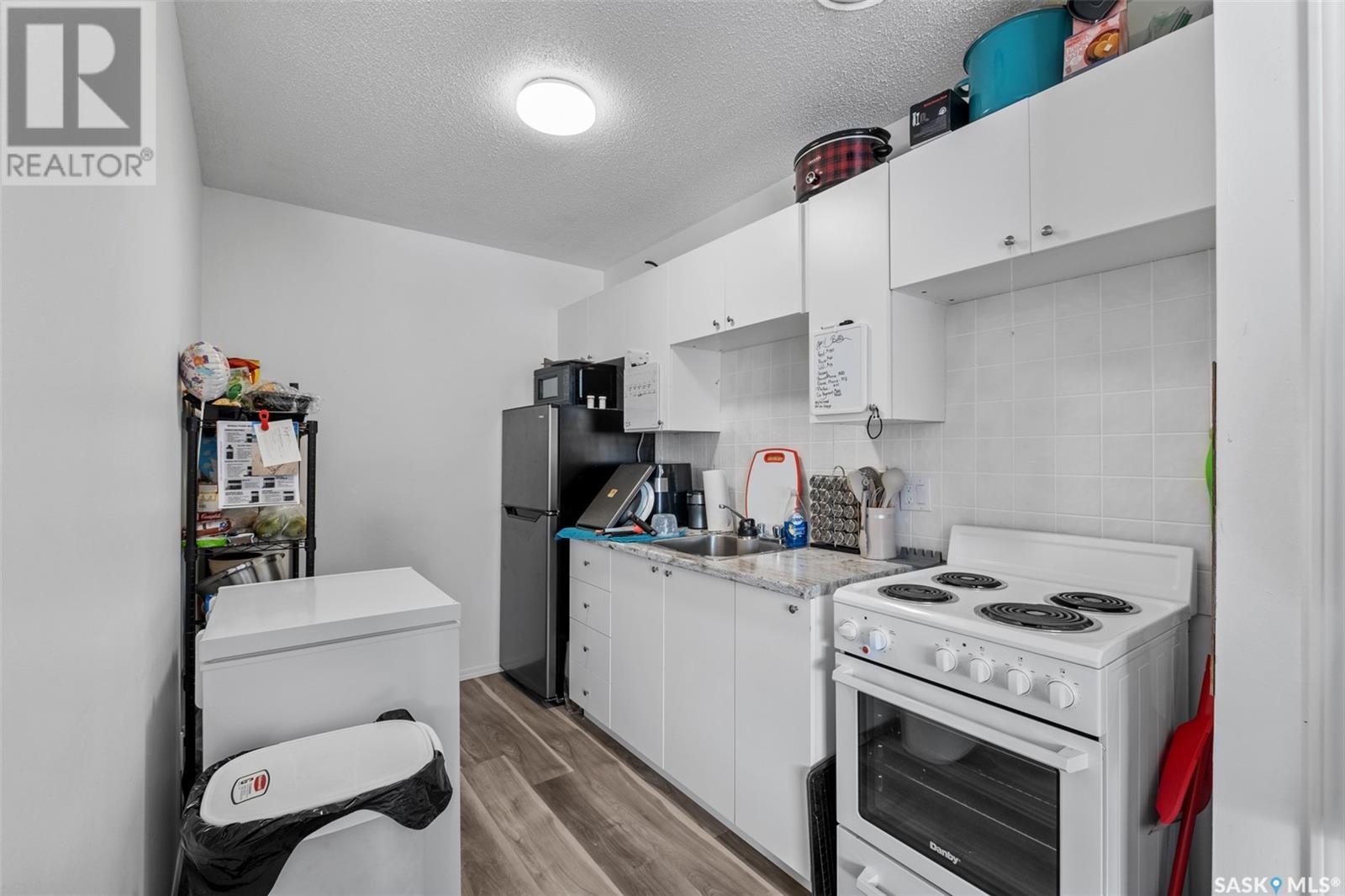 419 9th STREET E