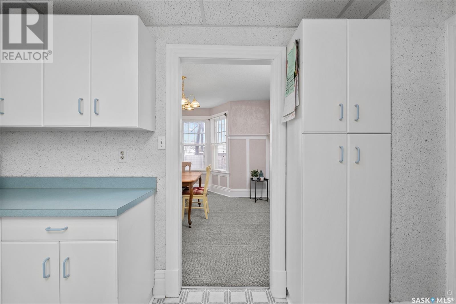 127 24th STREET E
