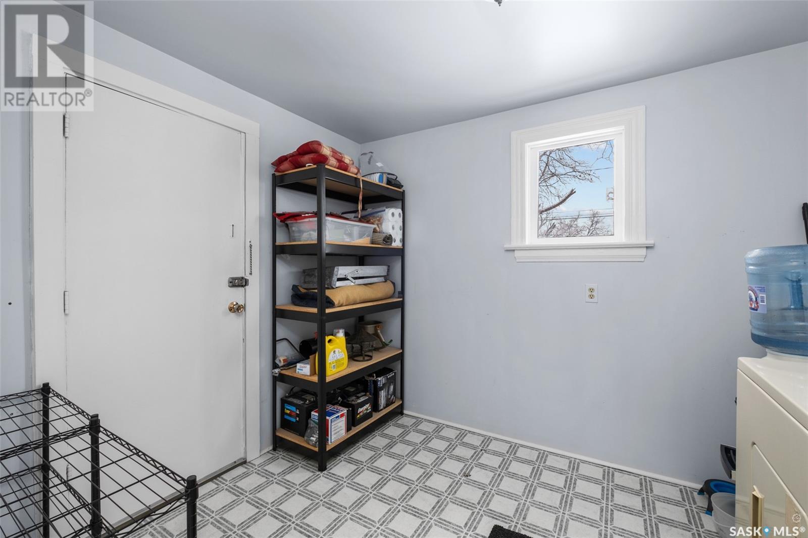 127 24th STREET E