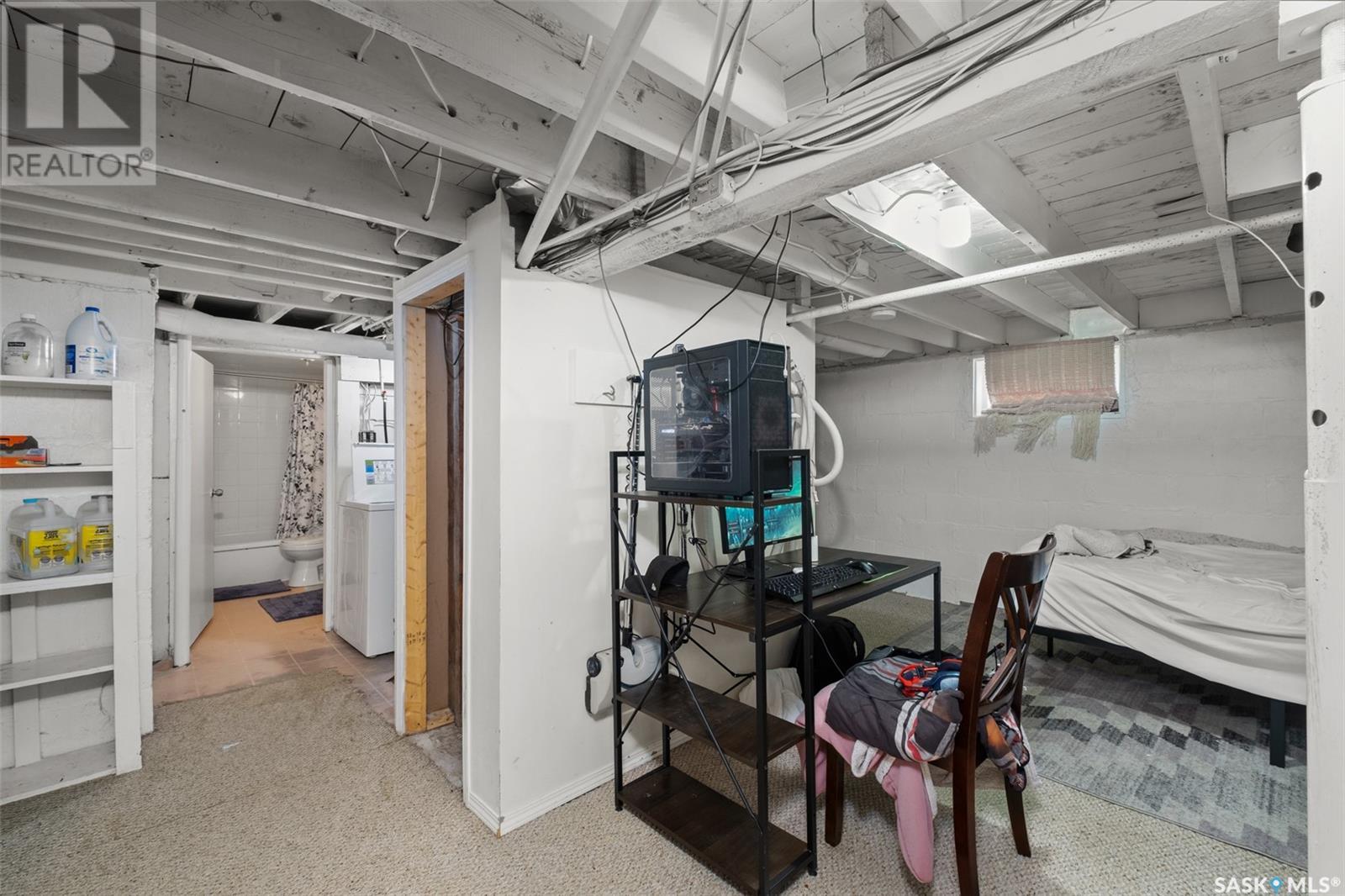 906 2nd STREET E