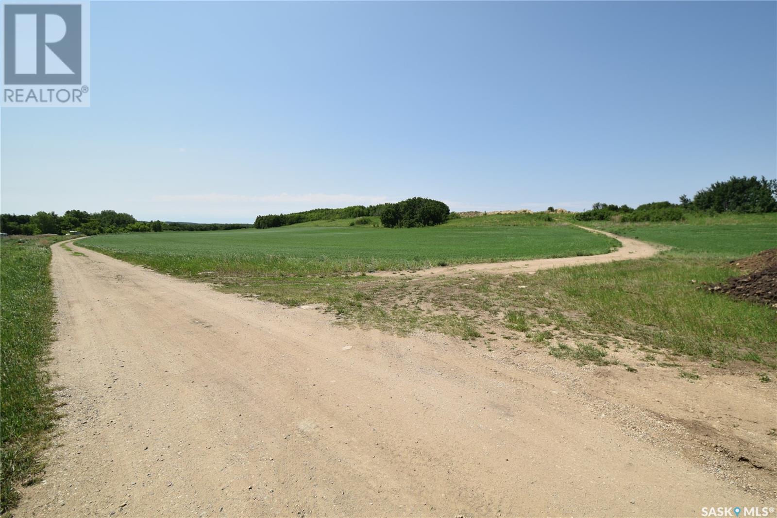 Osze Lake View Property