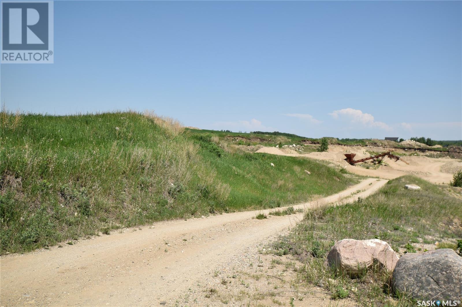 Osze Lake View Property