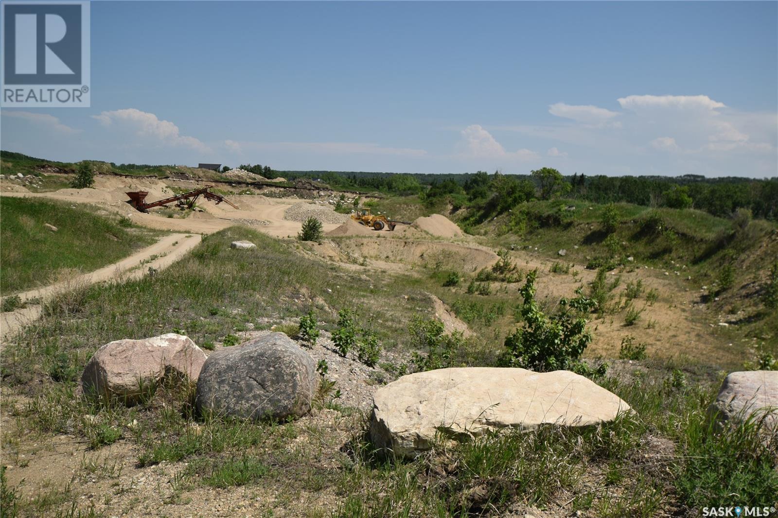 Osze Lake View Property