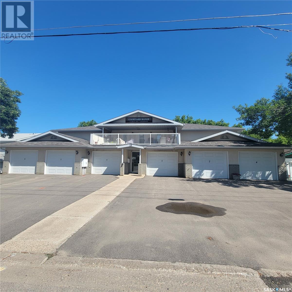 1 20 18th STREET W
