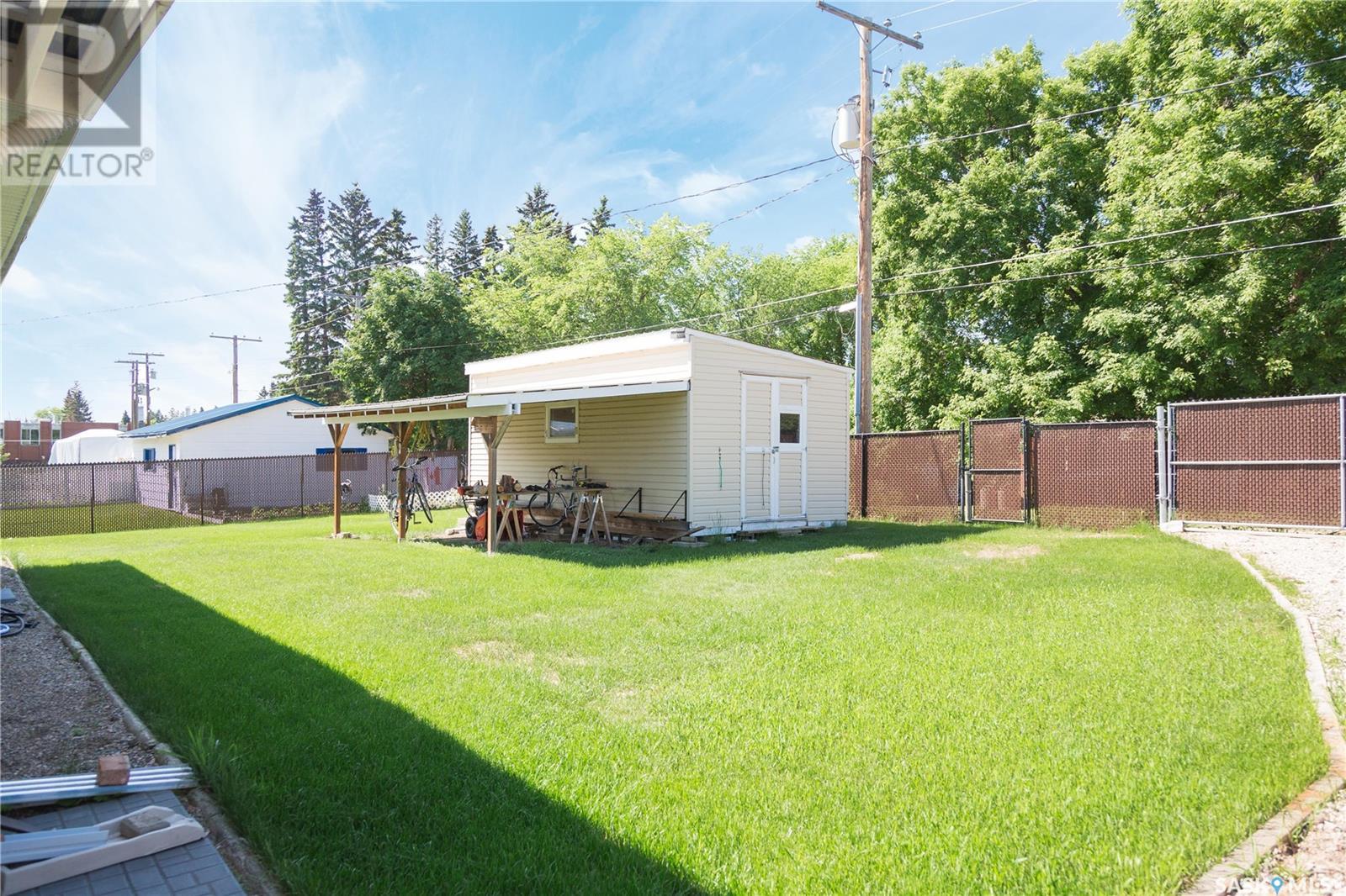 110 1st AVENUE W