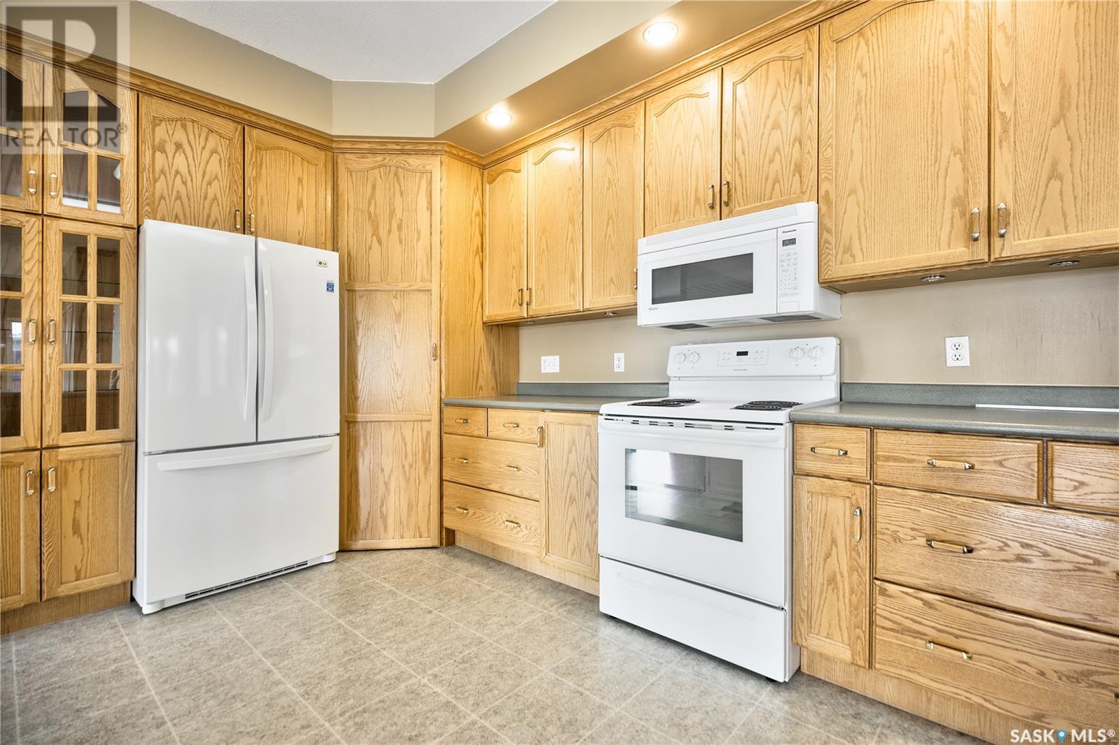 110 1st AVENUE W