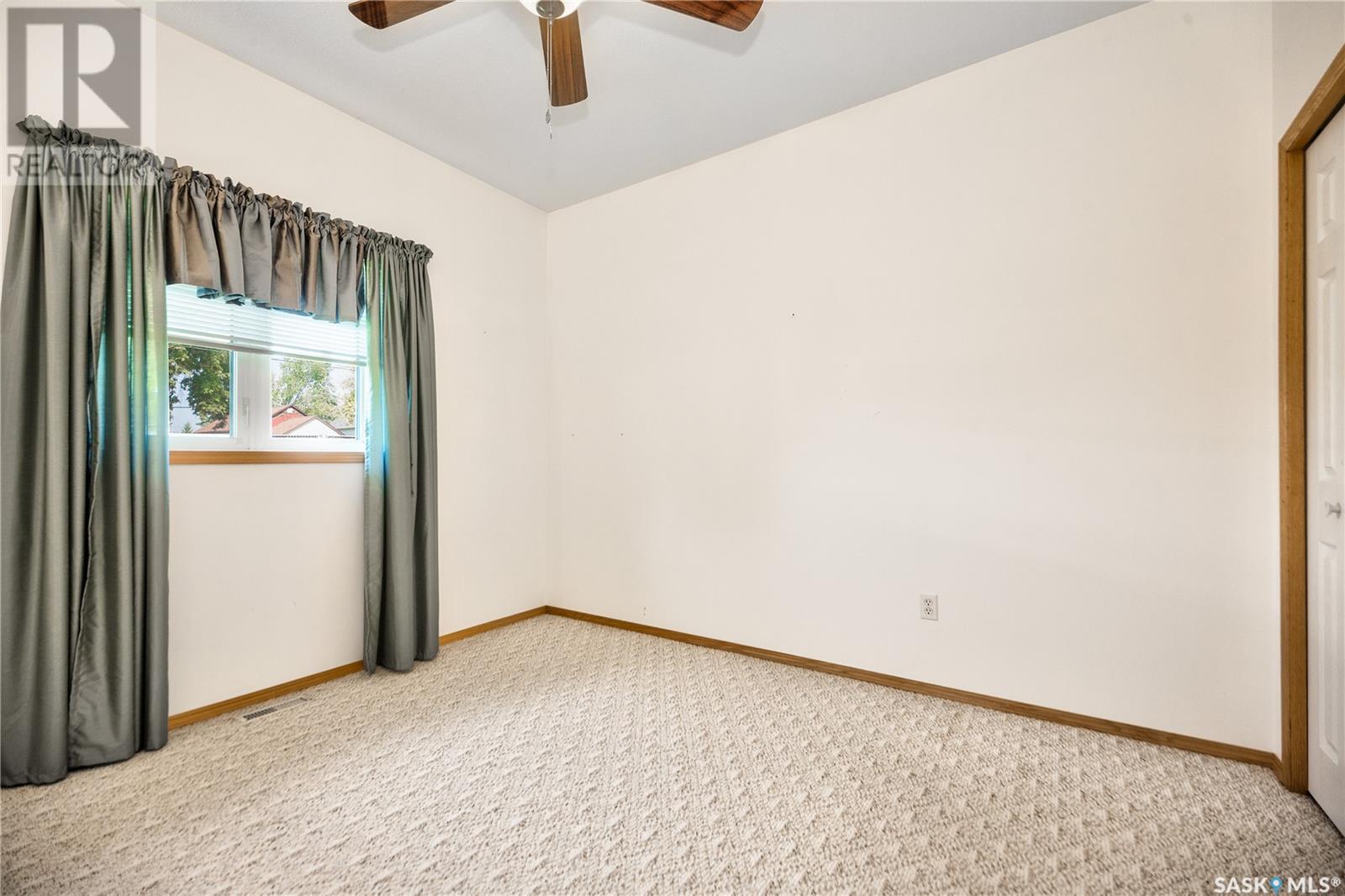 110 1st AVENUE W