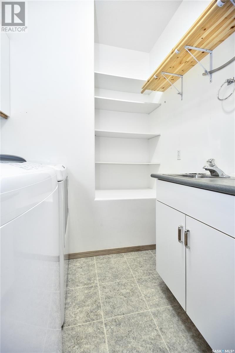 110 1st AVENUE W