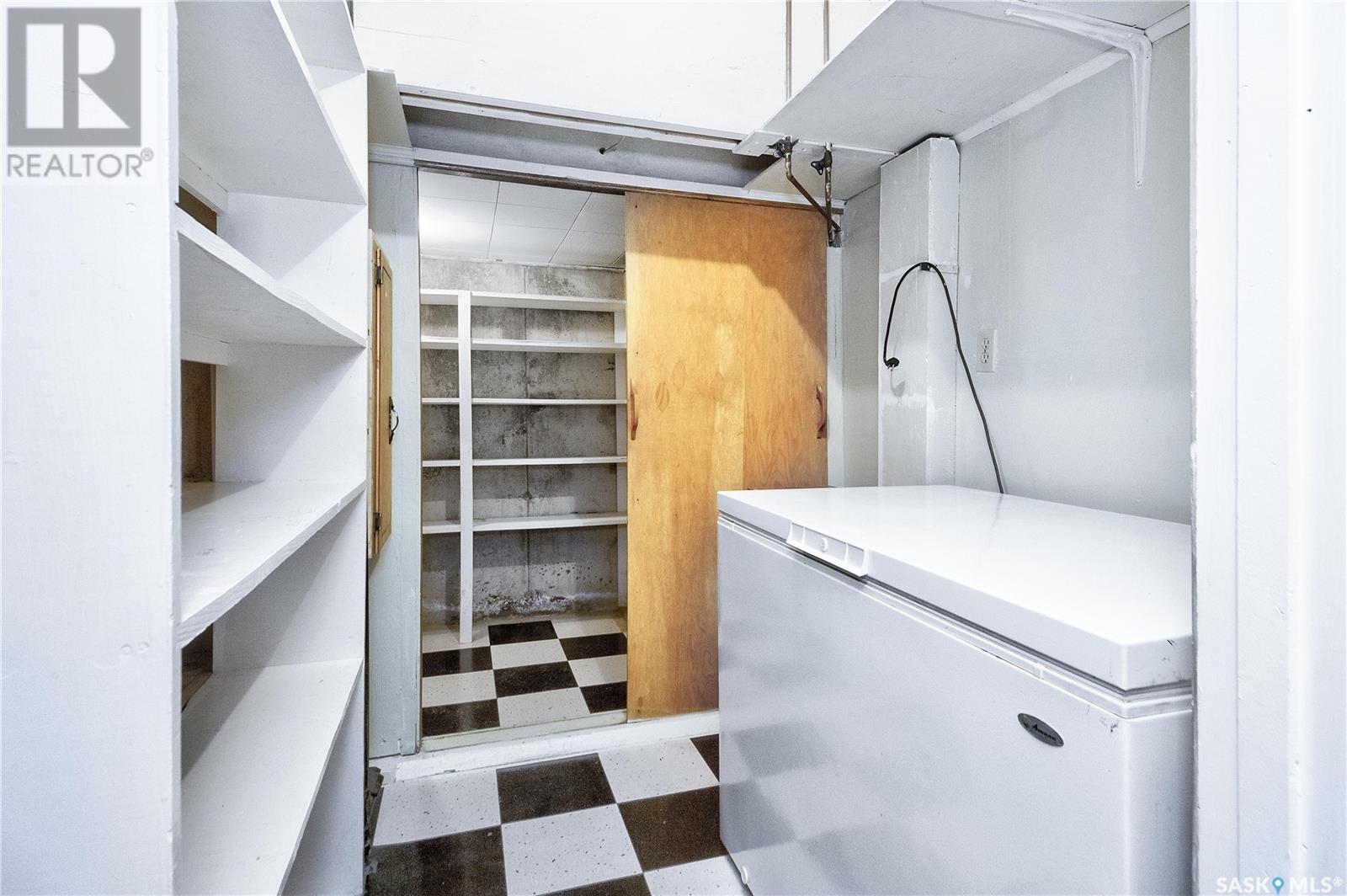 599 32nd STREET W