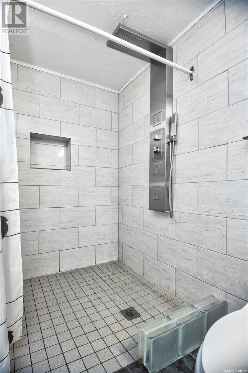 599 32nd STREET W