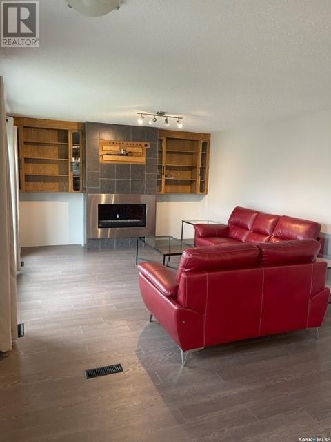 599 32nd STREET W