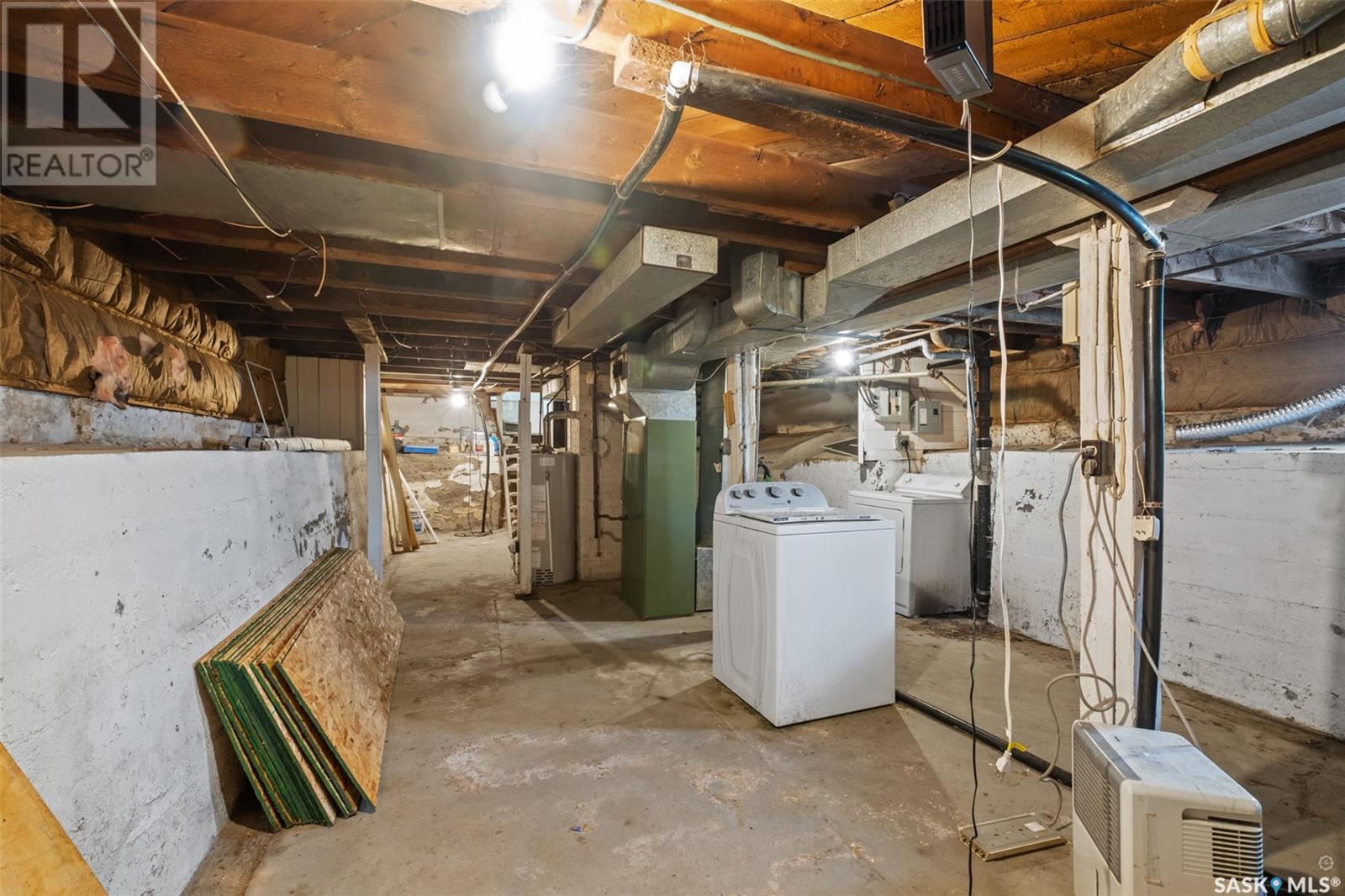 329 19th STREET W
