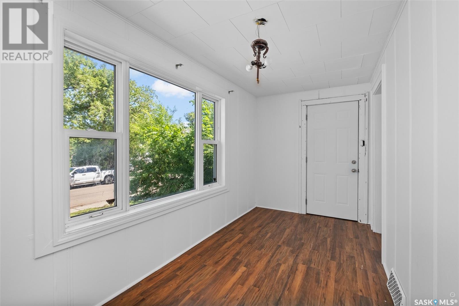 329 19th STREET W