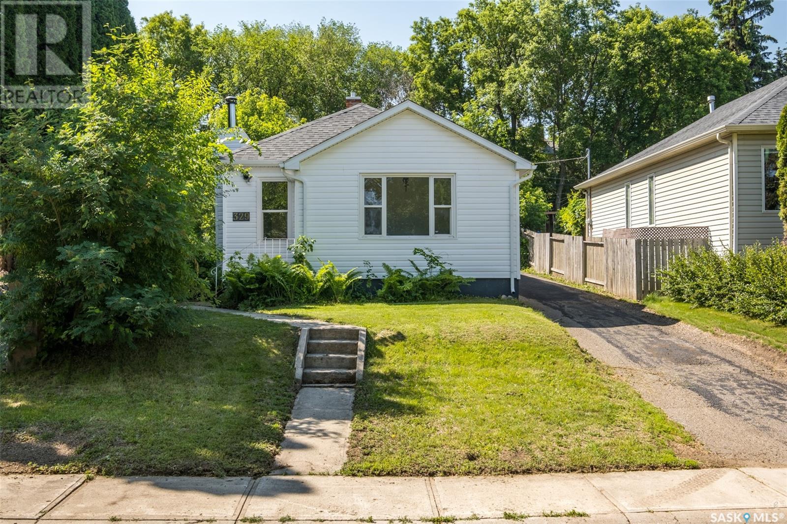 329 19th STREET W