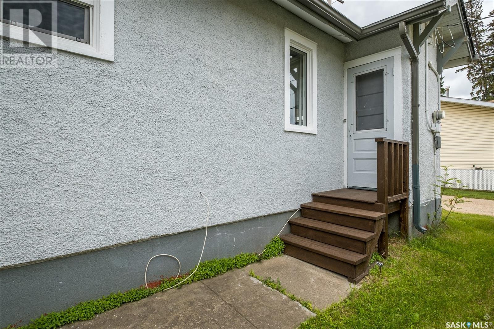 100 3rd AVENUE W