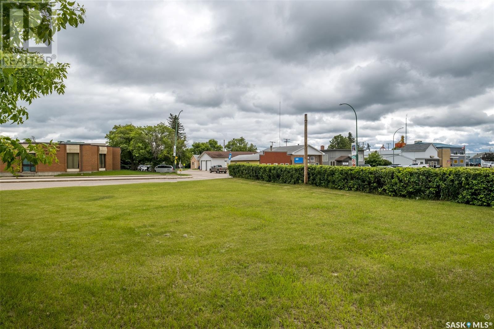 100 3rd AVENUE W