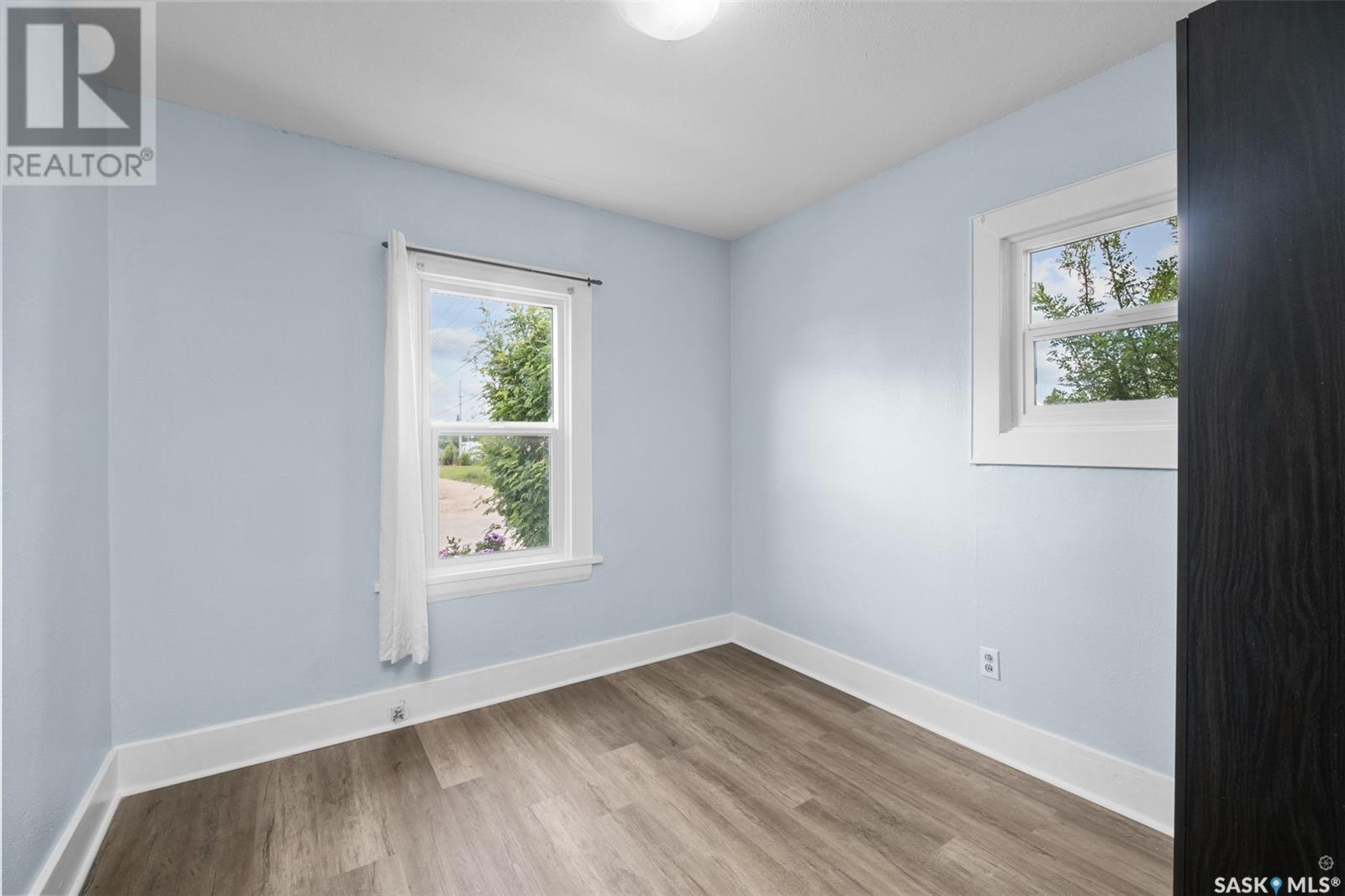 100 3rd AVENUE W