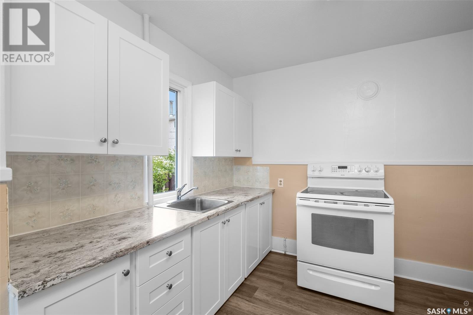 100 3rd AVENUE W