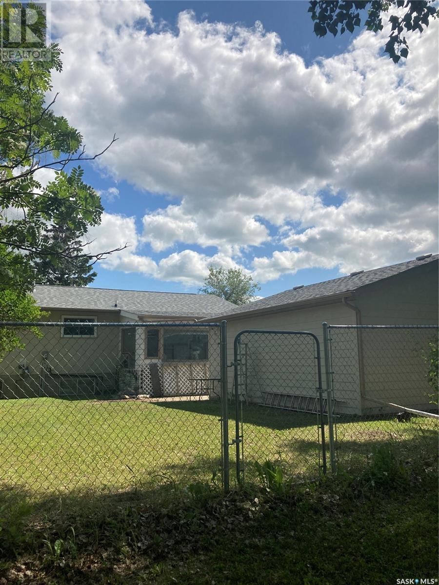 1022 Woodman CRESCENT