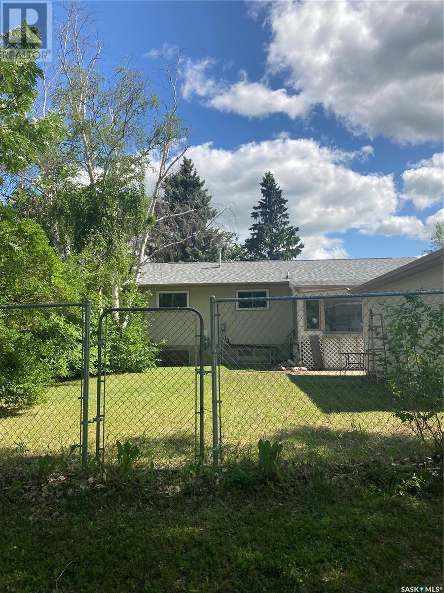1022 Woodman CRESCENT
