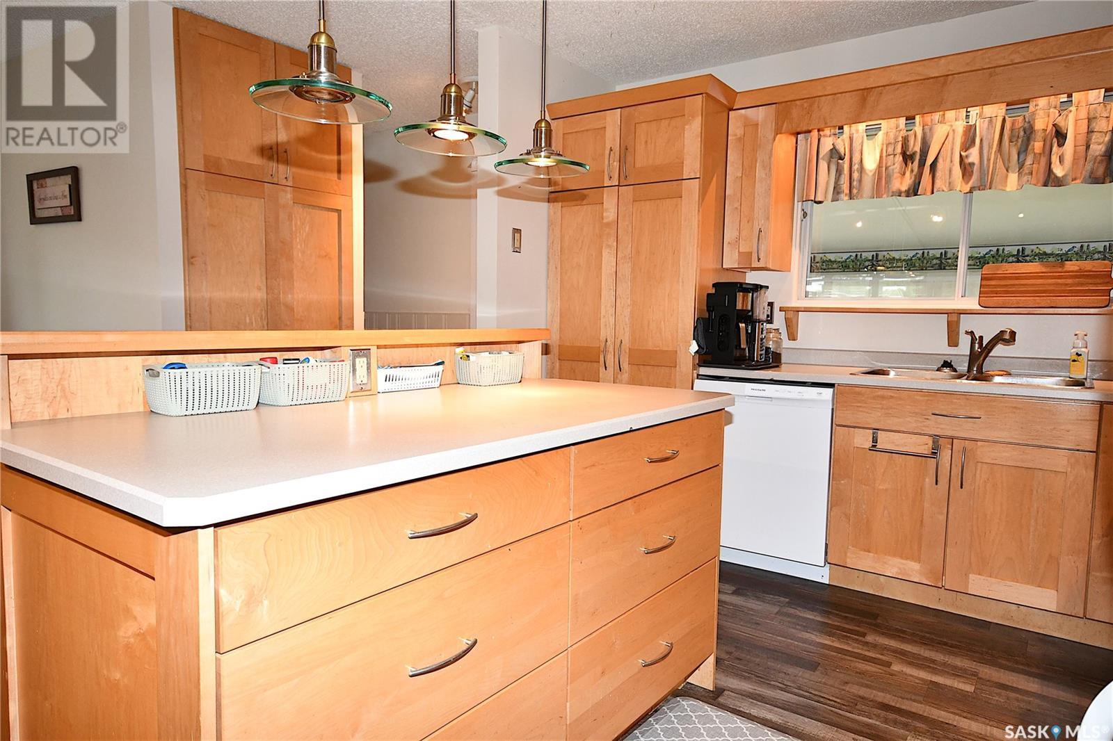 1022 Woodman CRESCENT