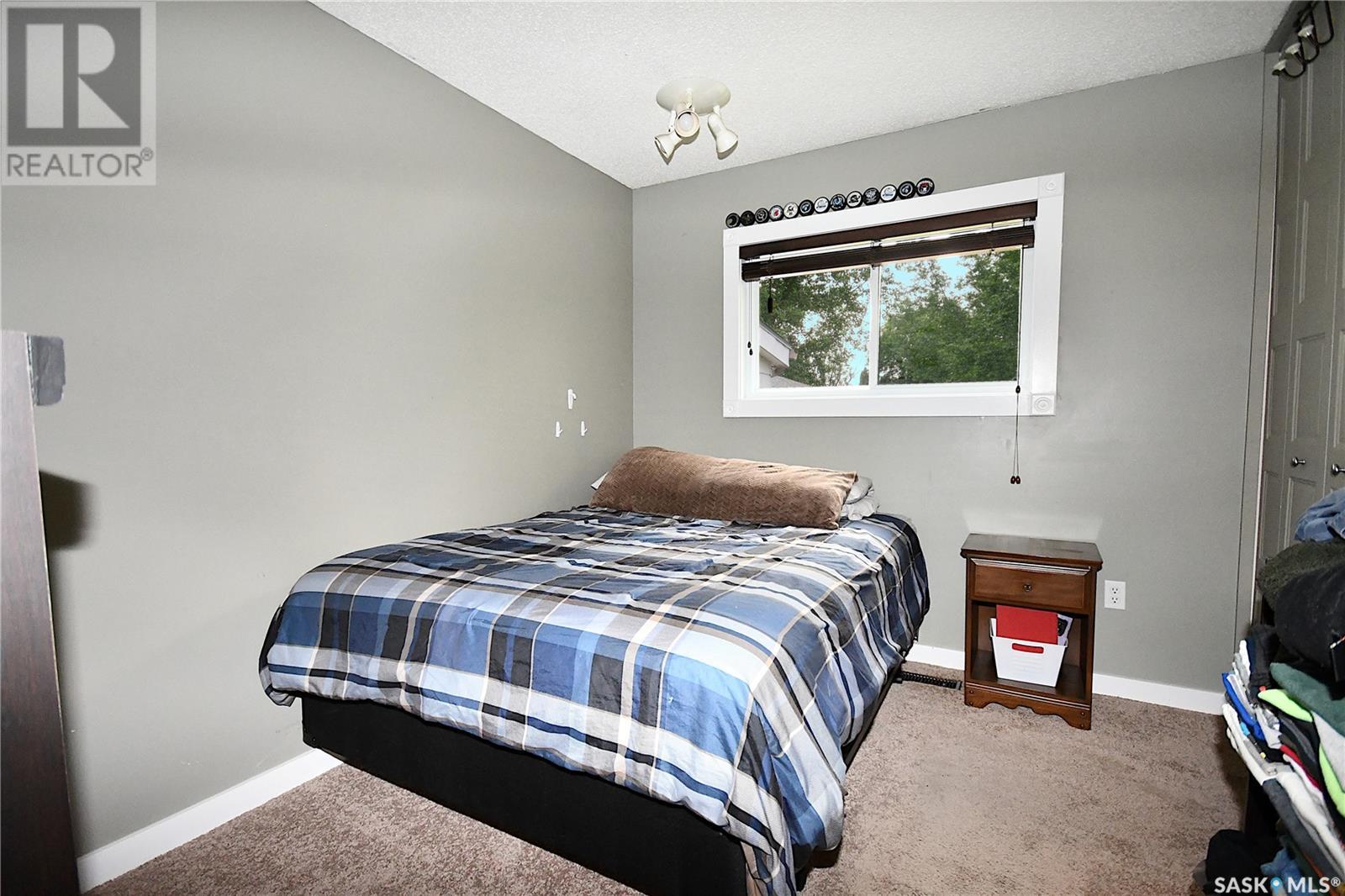 1022 Woodman CRESCENT