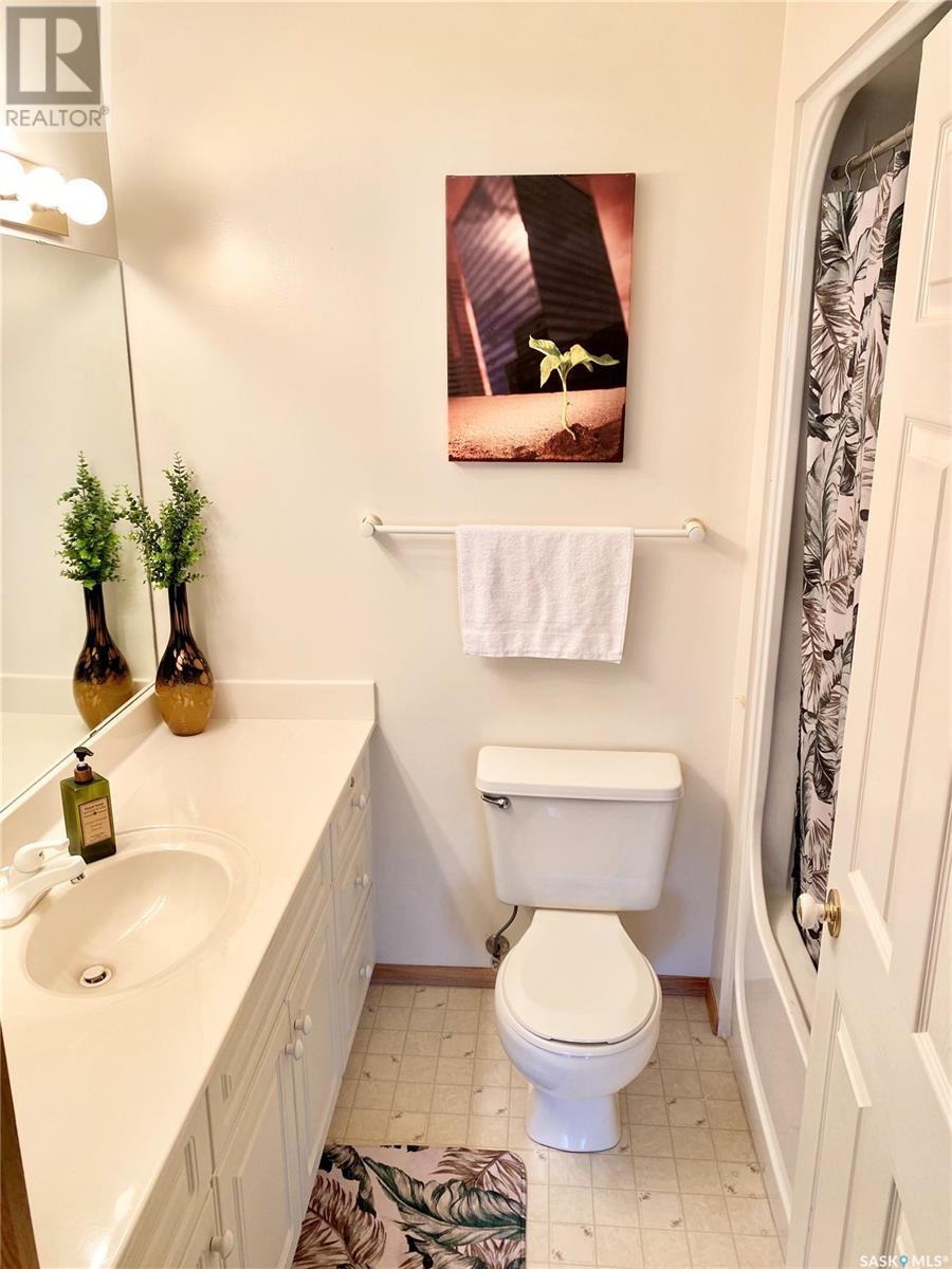 318 305 34th STREET W