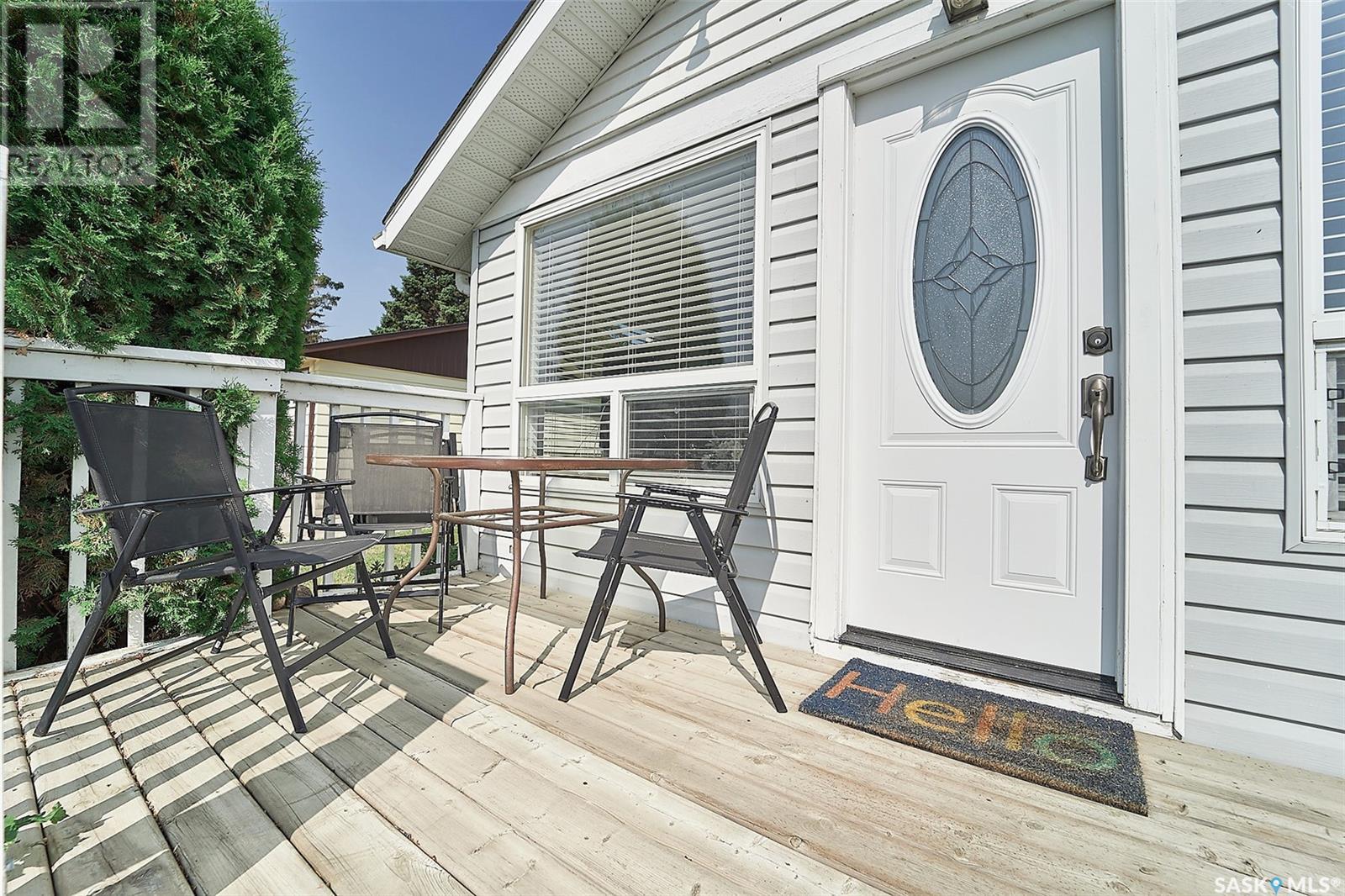 102 5th AVENUE W