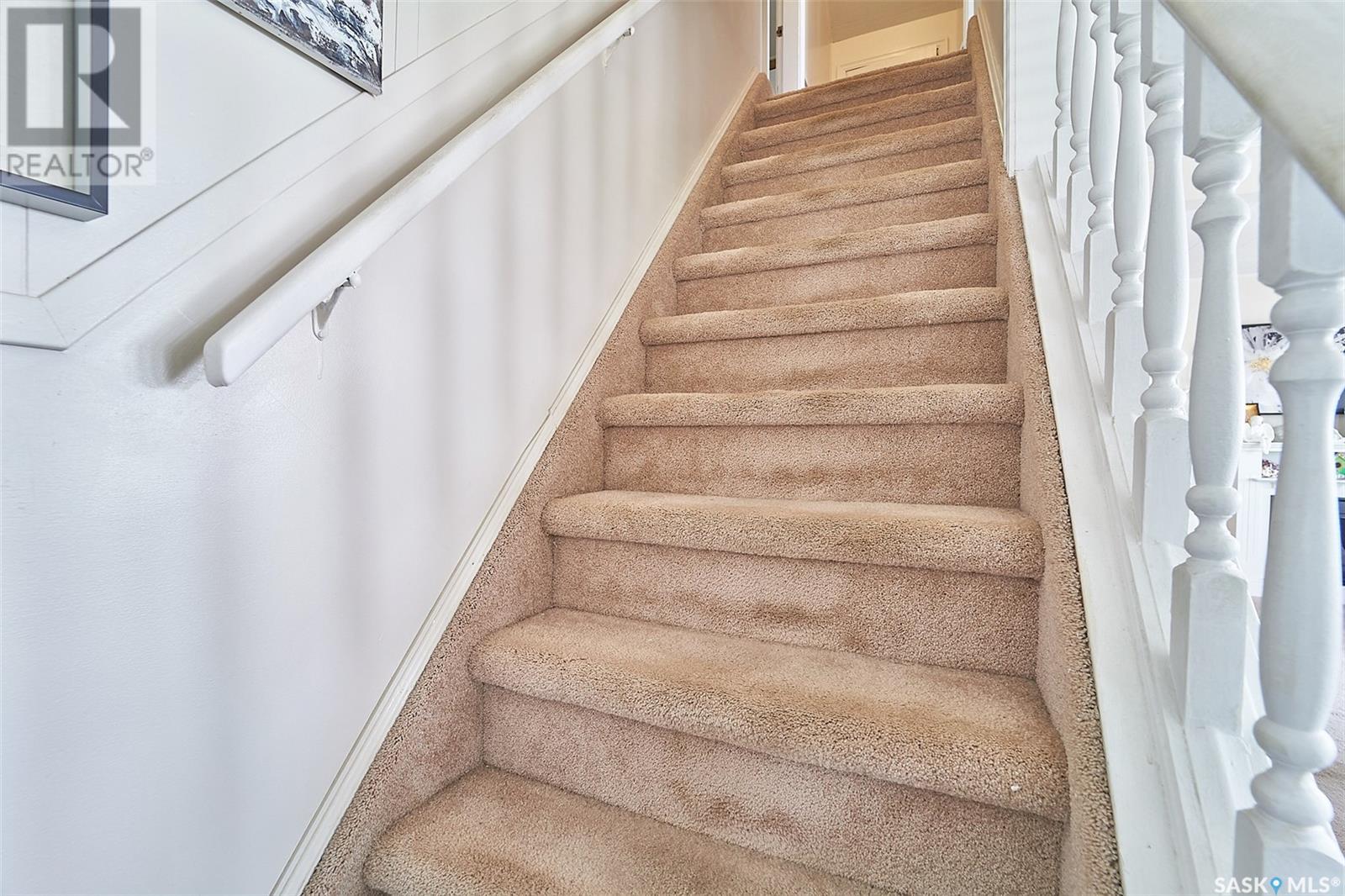 102 5th AVENUE W