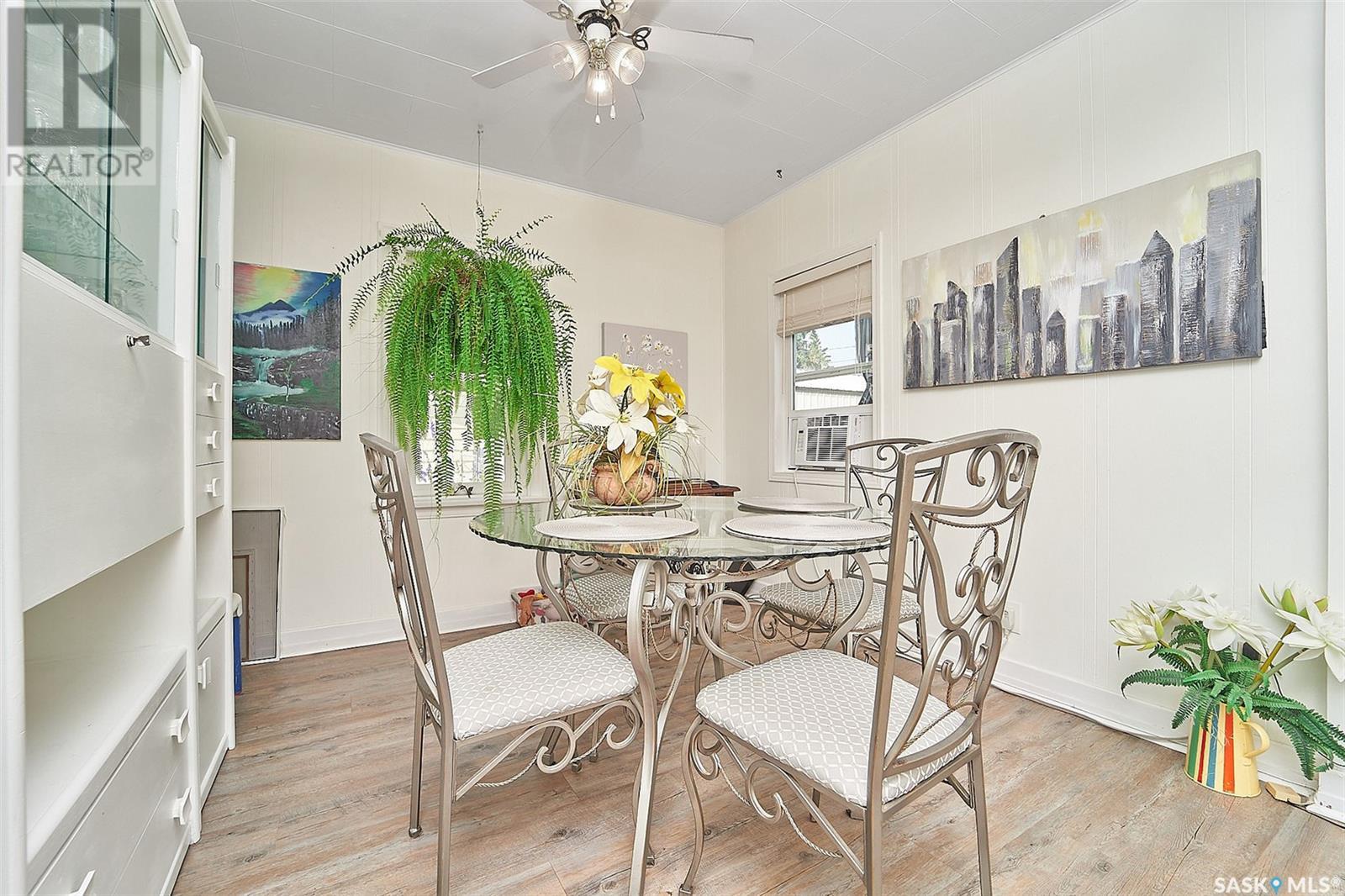 102 5th AVENUE W