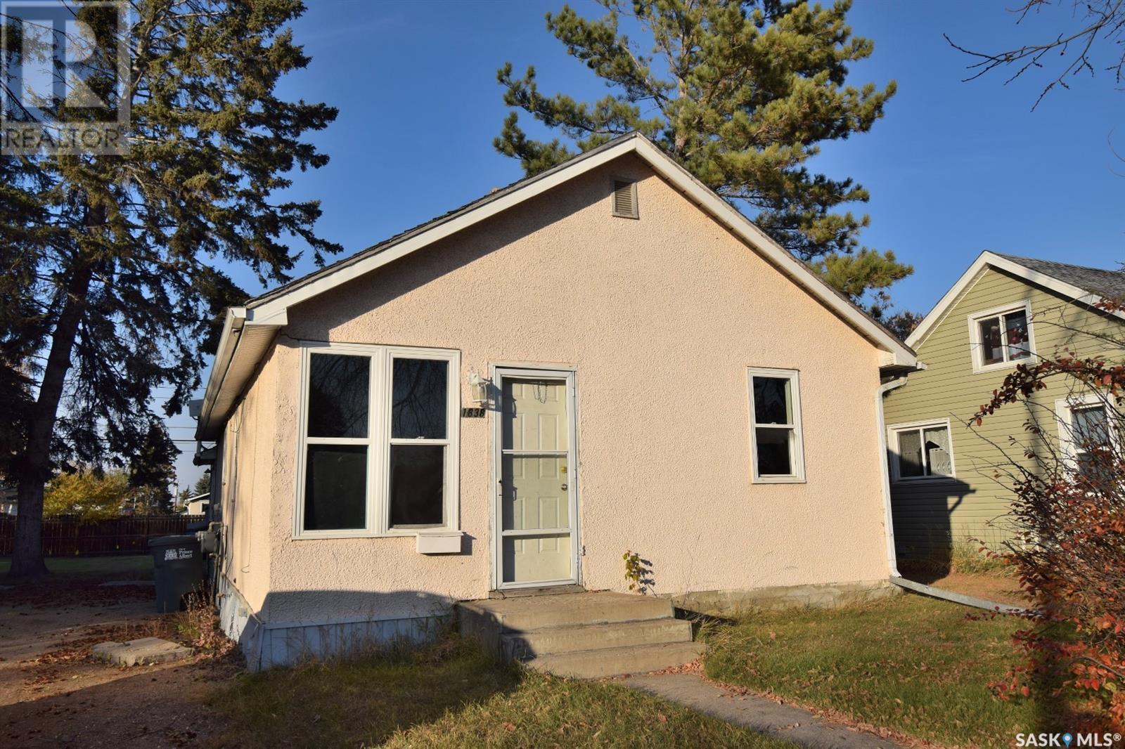 1838 15th STREET W
