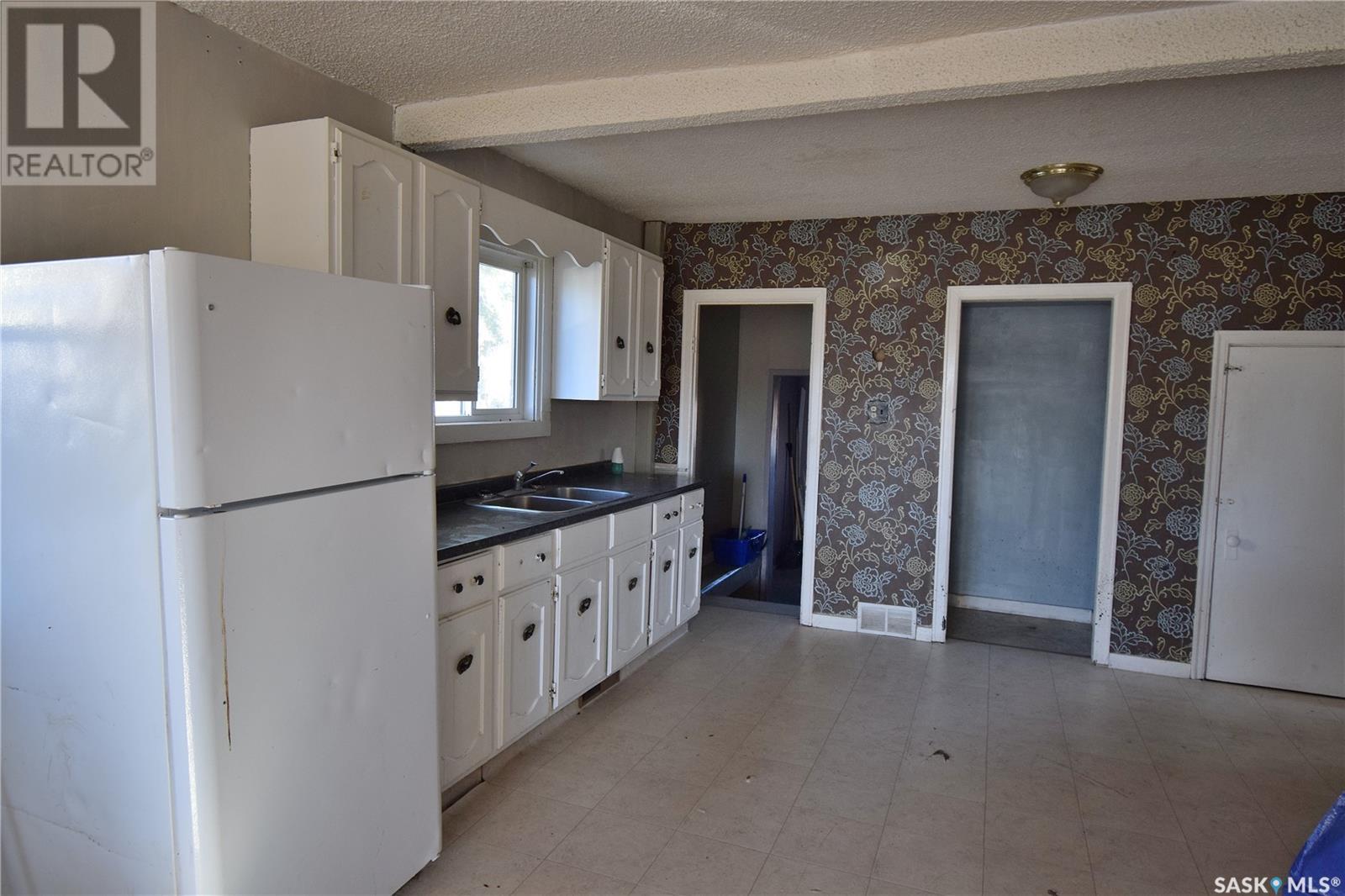 1838 15th STREET W