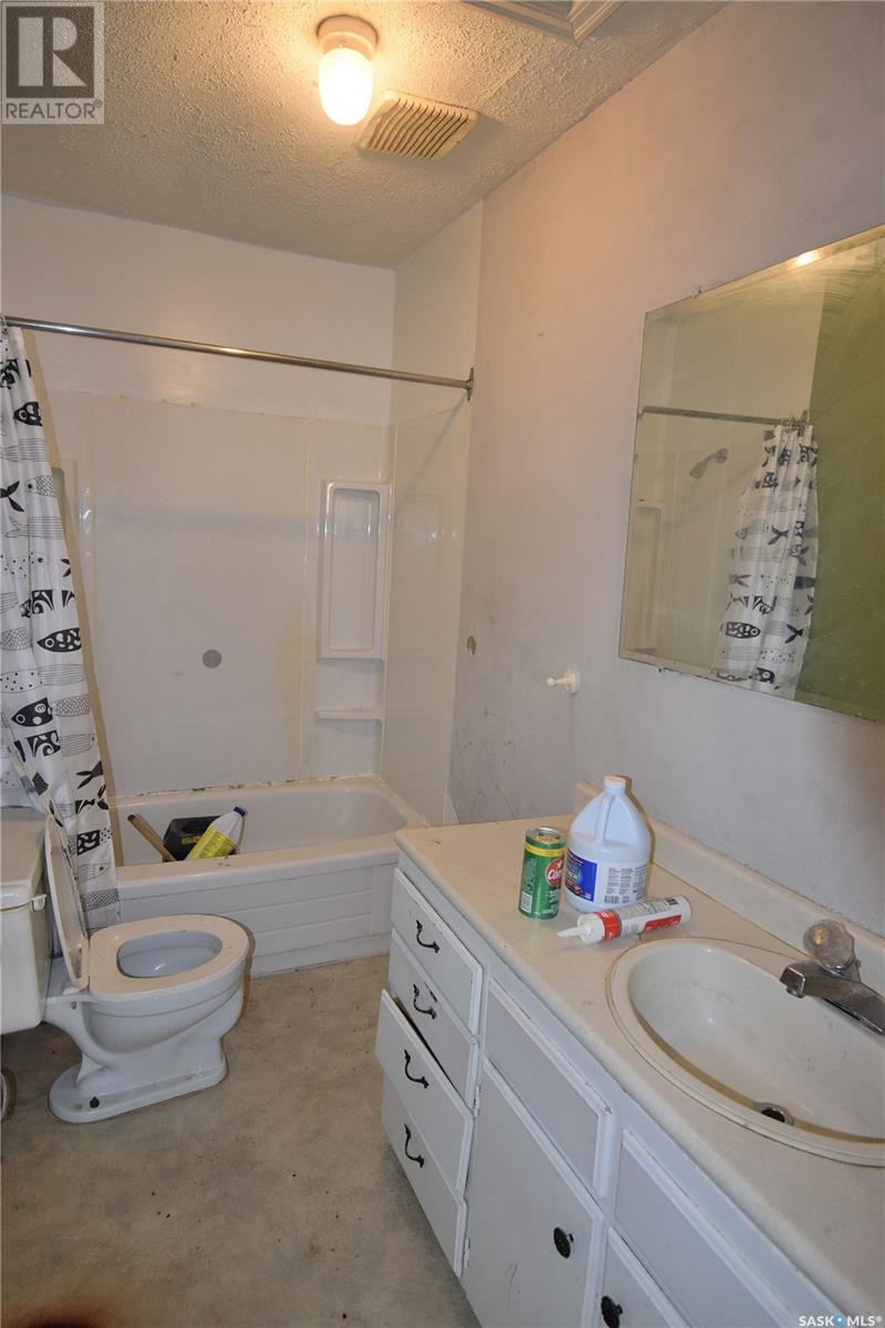 1838 15th STREET W